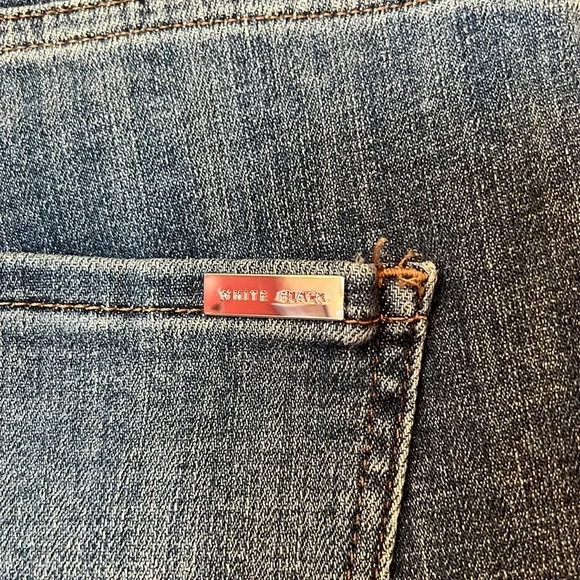 White House Black Market Size 0 Straight Jeans - Picture 4 of 6
